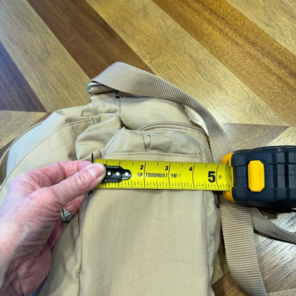 Baggallini Beige crossbody FLAW - Picture 7 of 12